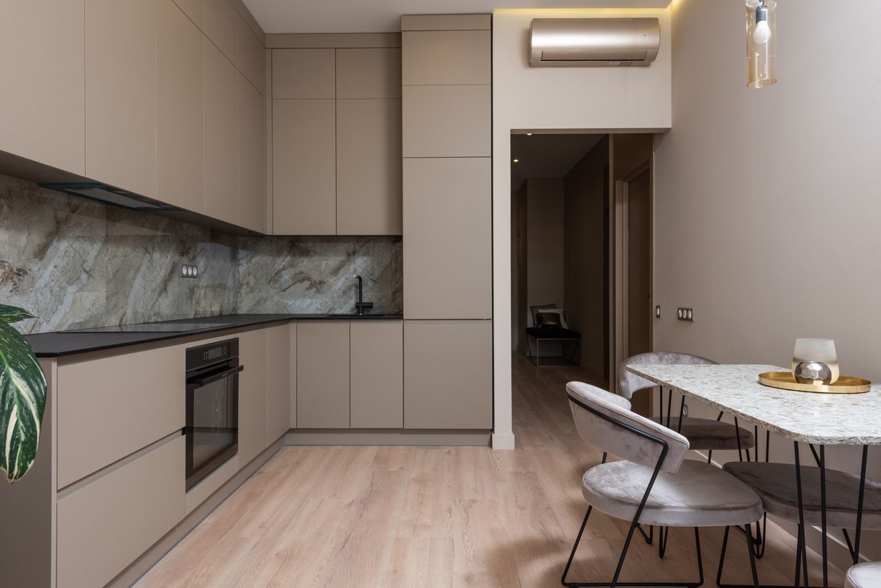 "Kitchen Wrapping vs Replacing Cabinets: Which Offers Better Value?"